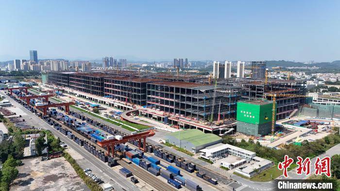 中國首例鐵路蓋上智慧物流園鋼結構主體完工:鋼結構
