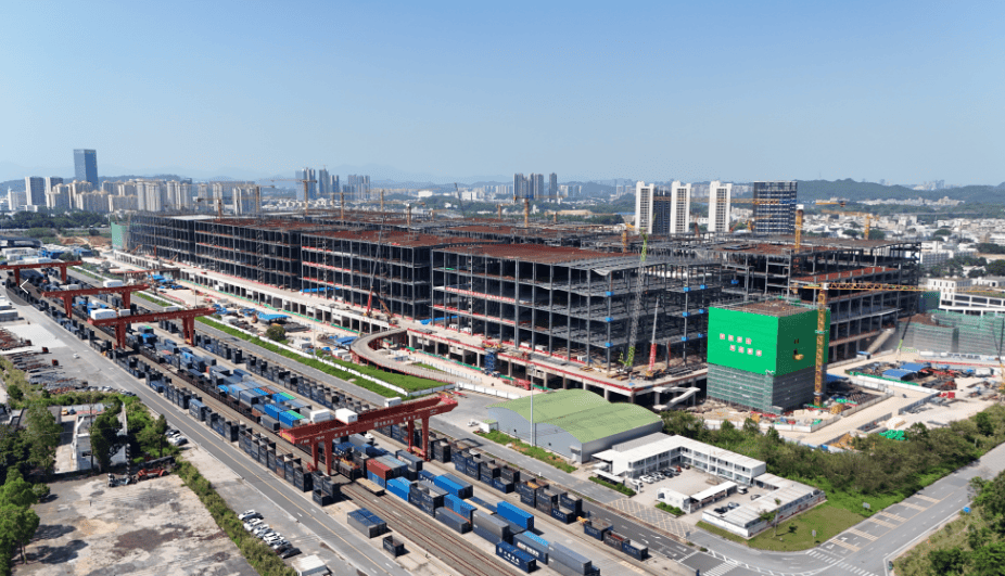 全國首例鐵路蓋上智慧物流園<strong></p>
<p>鋼結構
</strong>！深圳平湖南綜合物流樞紐二期鋼結構主體完工:鋼結構
