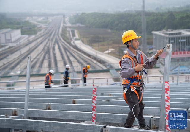 四川高鐵天府站鋼結構施工完成:鋼結構

